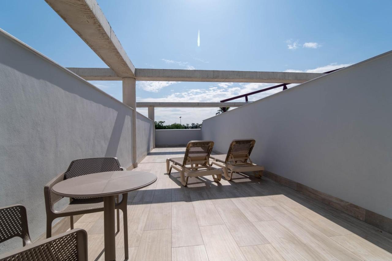 Aljarafe Suites By Qhotels Gelves エクステリア 写真